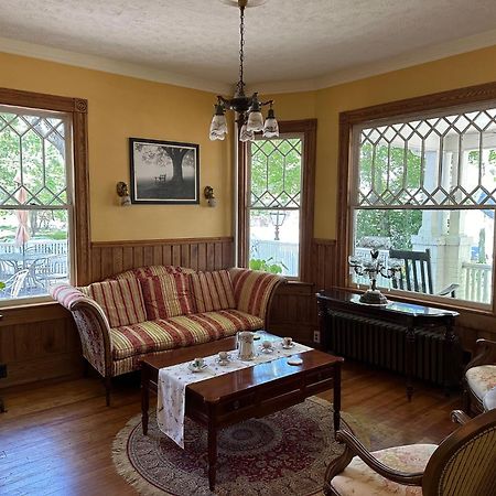 The Charleston Inn Hendersonville Nc Εξωτερικό φωτογραφία