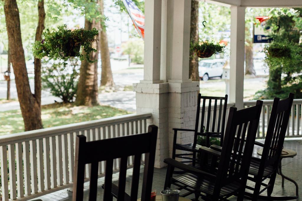 The Charleston Inn Hendersonville Nc Εξωτερικό φωτογραφία
