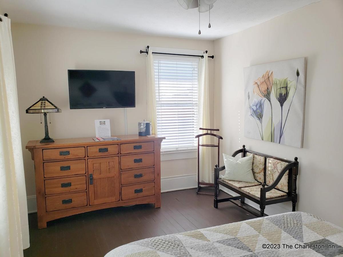 The Charleston Inn Hendersonville Nc Εξωτερικό φωτογραφία