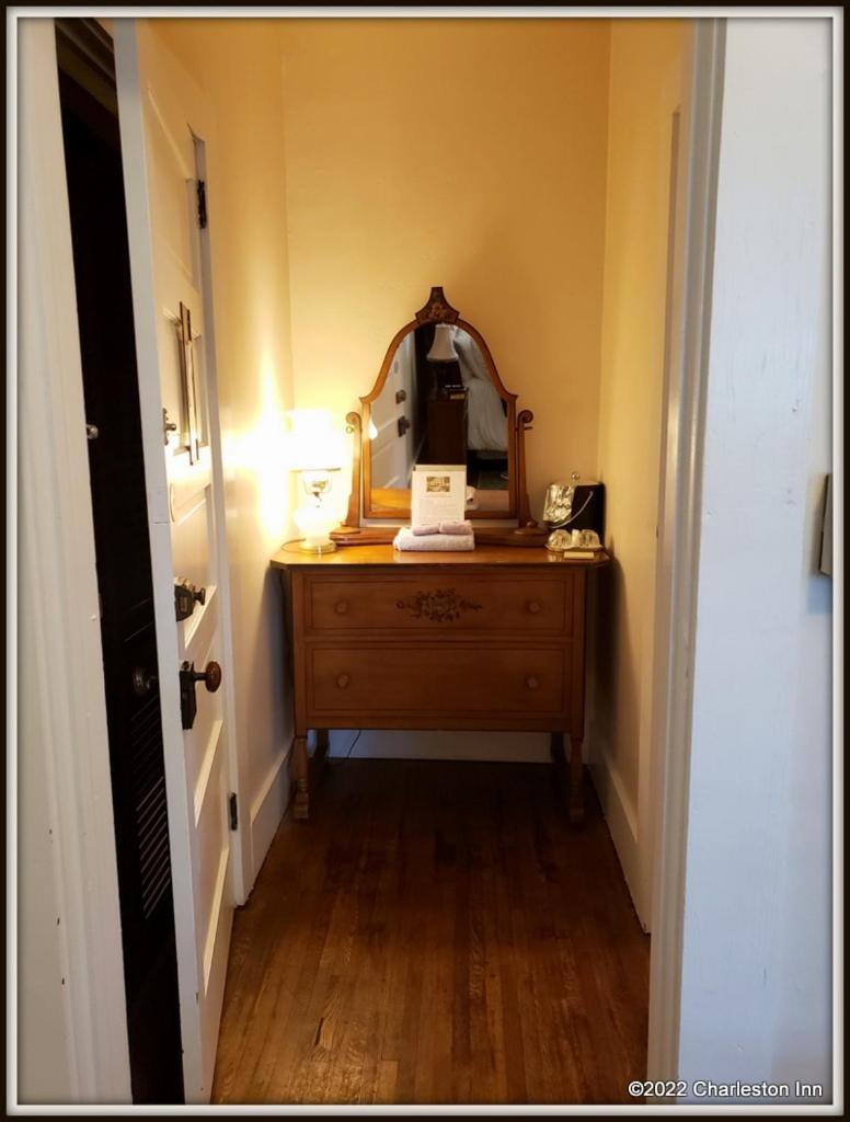 The Charleston Inn Hendersonville Nc Εξωτερικό φωτογραφία
