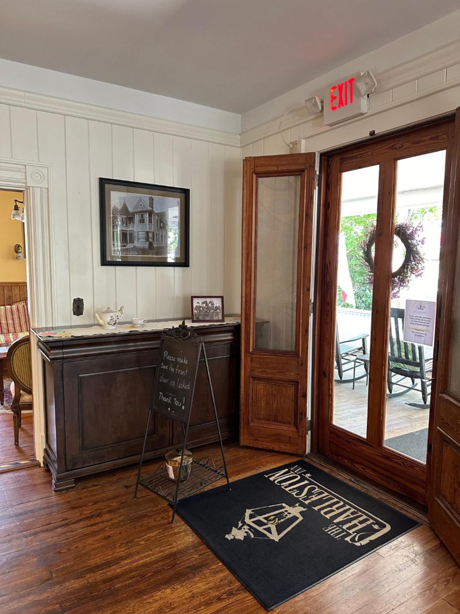 The Charleston Inn Hendersonville Nc Εξωτερικό φωτογραφία